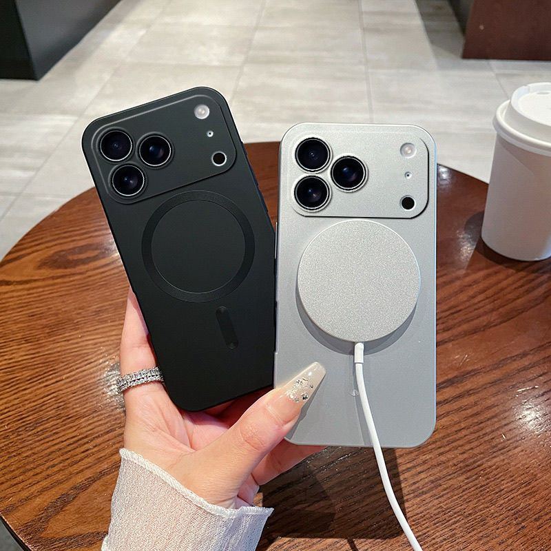 ChubbyArmor Slim - Ultra-Thin Magnetic Matte Case with Built-in Lens Protector for iPhone 17