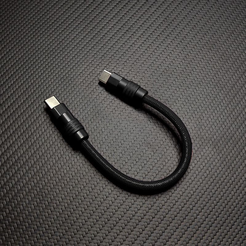 "Monochrome Chubby" Power Bank Friendly Cable